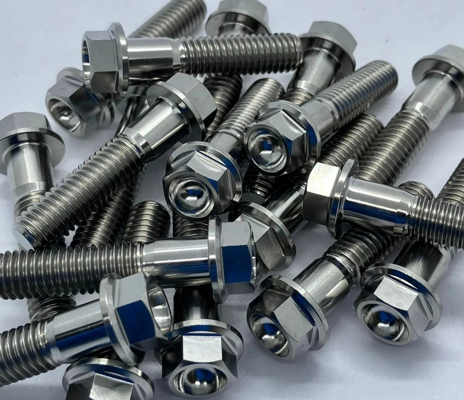 Titanium flange bolt manufacturers